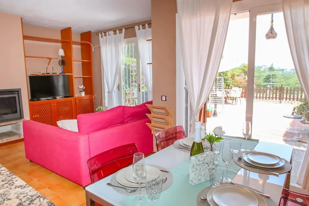 Cl11 Nice Townhouse With Sea Views Lloret de Mar Vakantiehuis